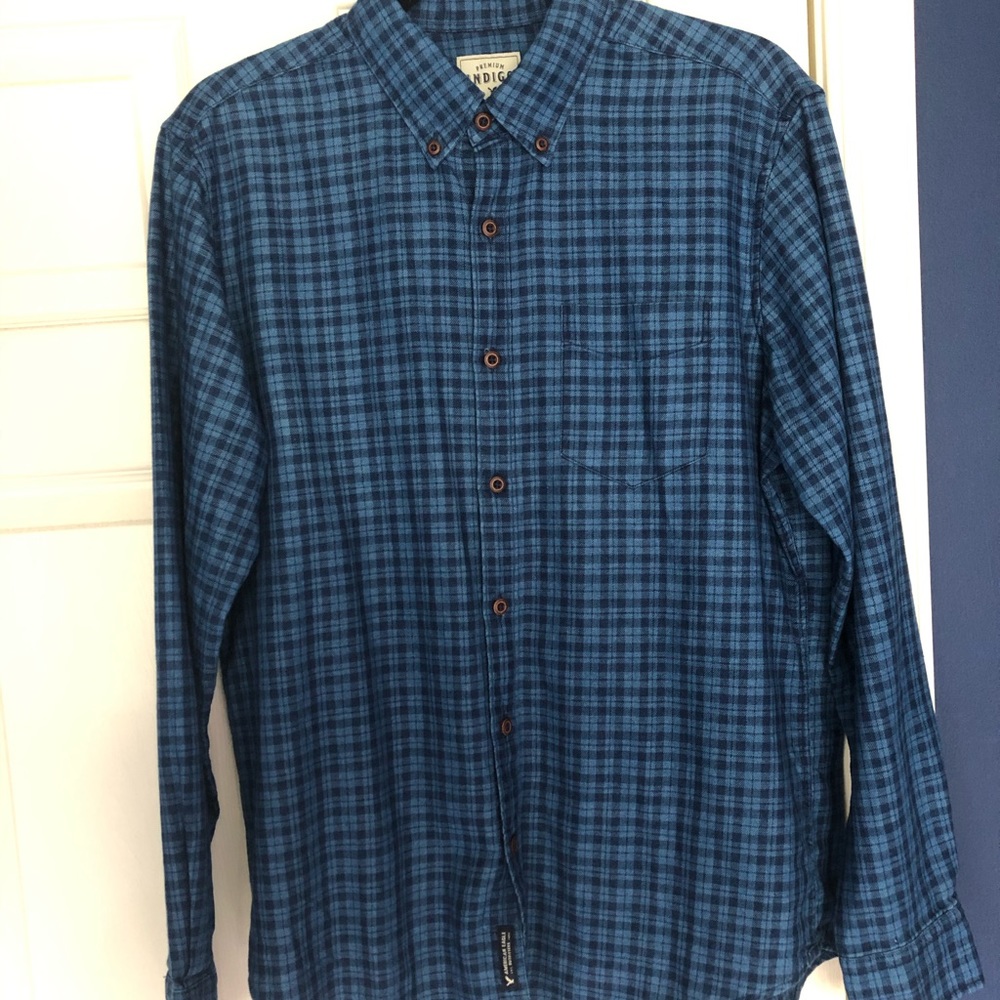 LIKE NEW: American Eagle Indigo Collection Button